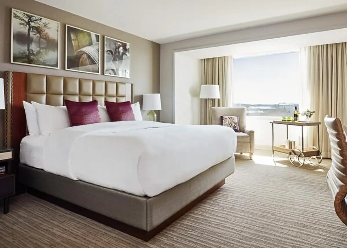 King guest room at Lansdowne Resort with a view over the valley