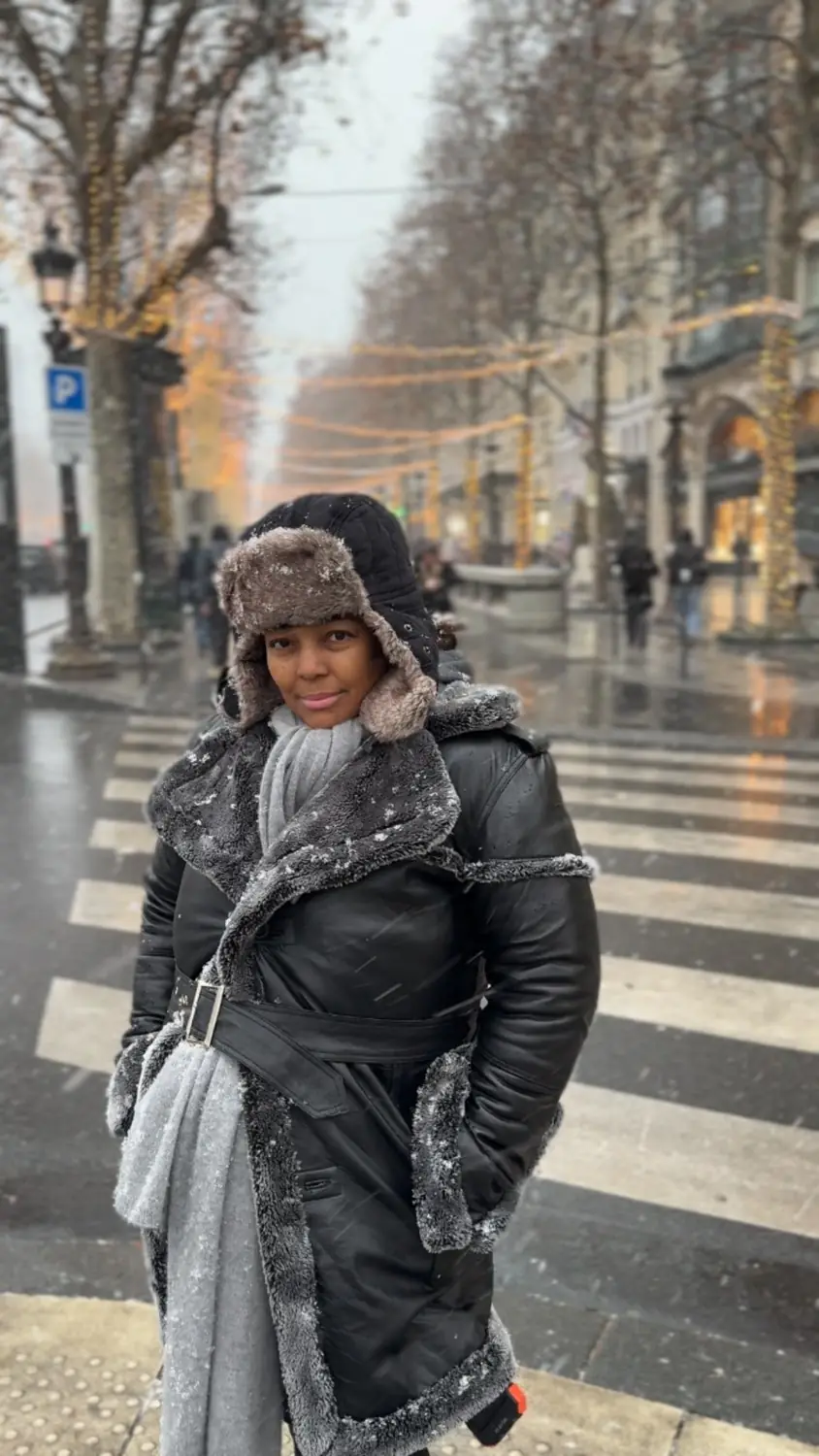 Kim in Paris